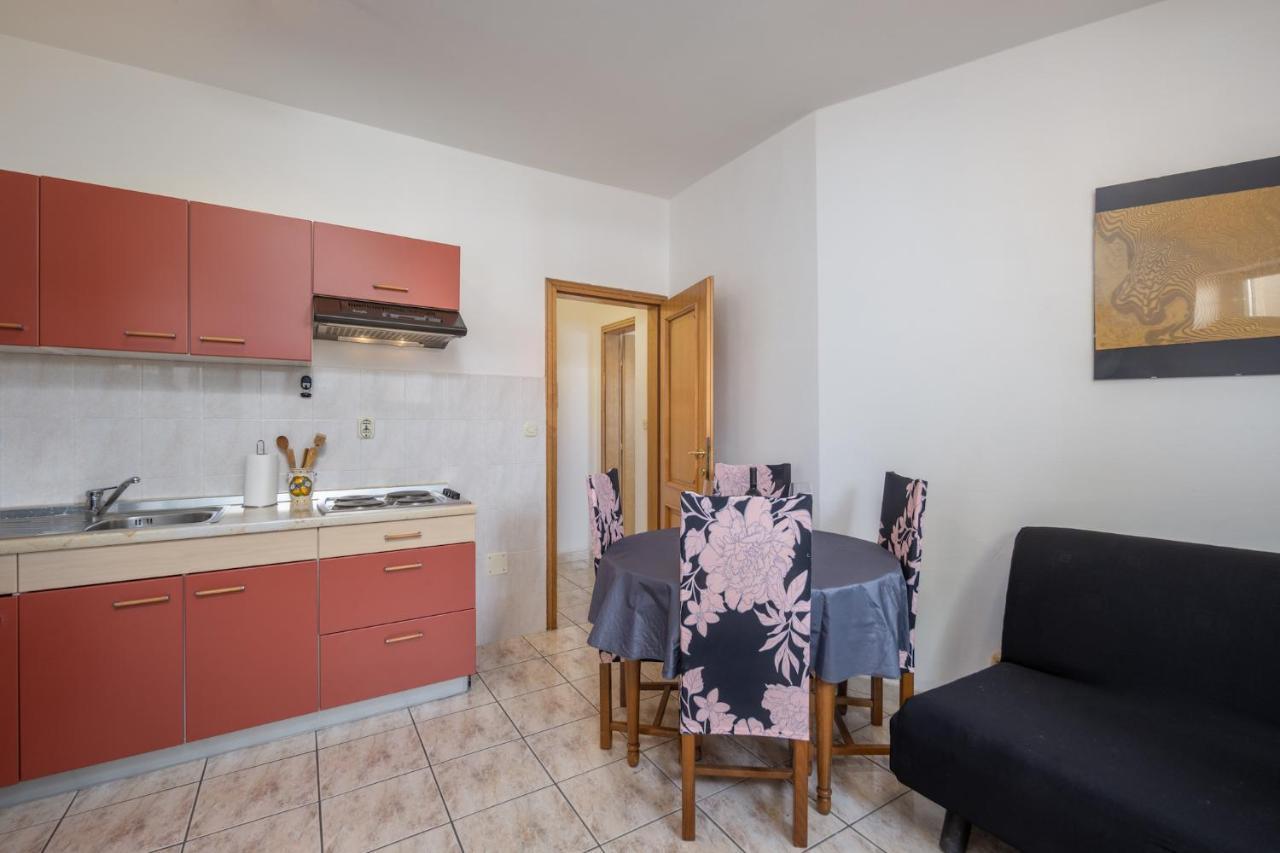 Apartment Doris Supetarska Draga Ngoại thất bức ảnh
