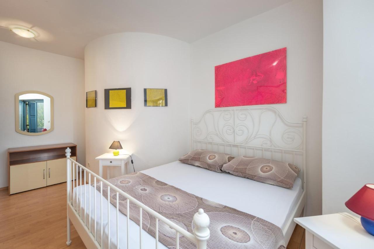 Apartment Doris Supetarska Draga Ngoại thất bức ảnh