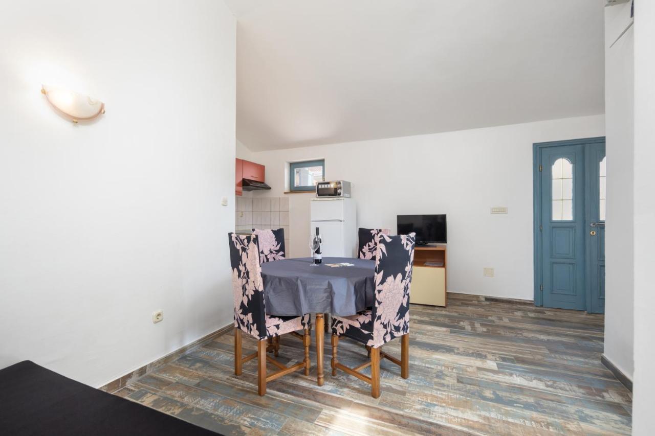 Apartment Doris Supetarska Draga Ngoại thất bức ảnh