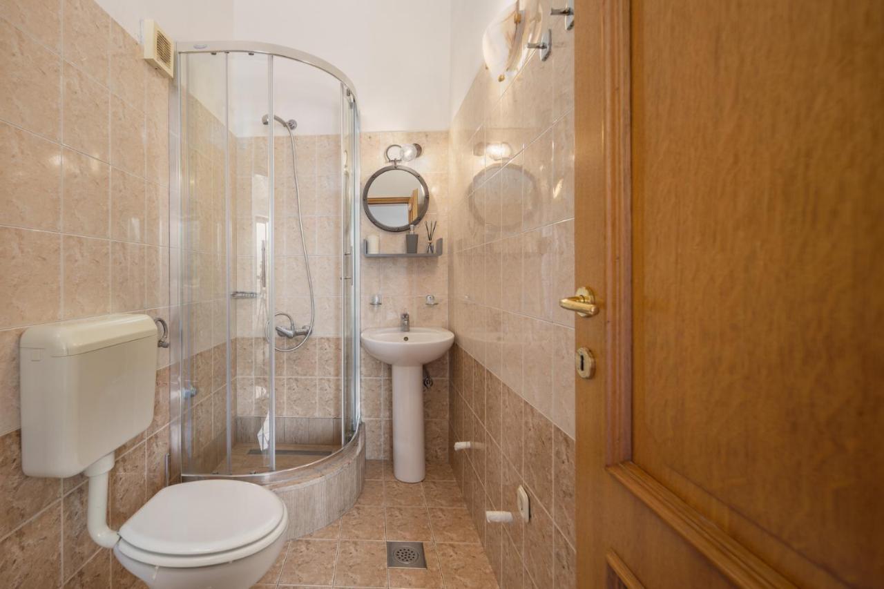 Apartment Doris Supetarska Draga Ngoại thất bức ảnh